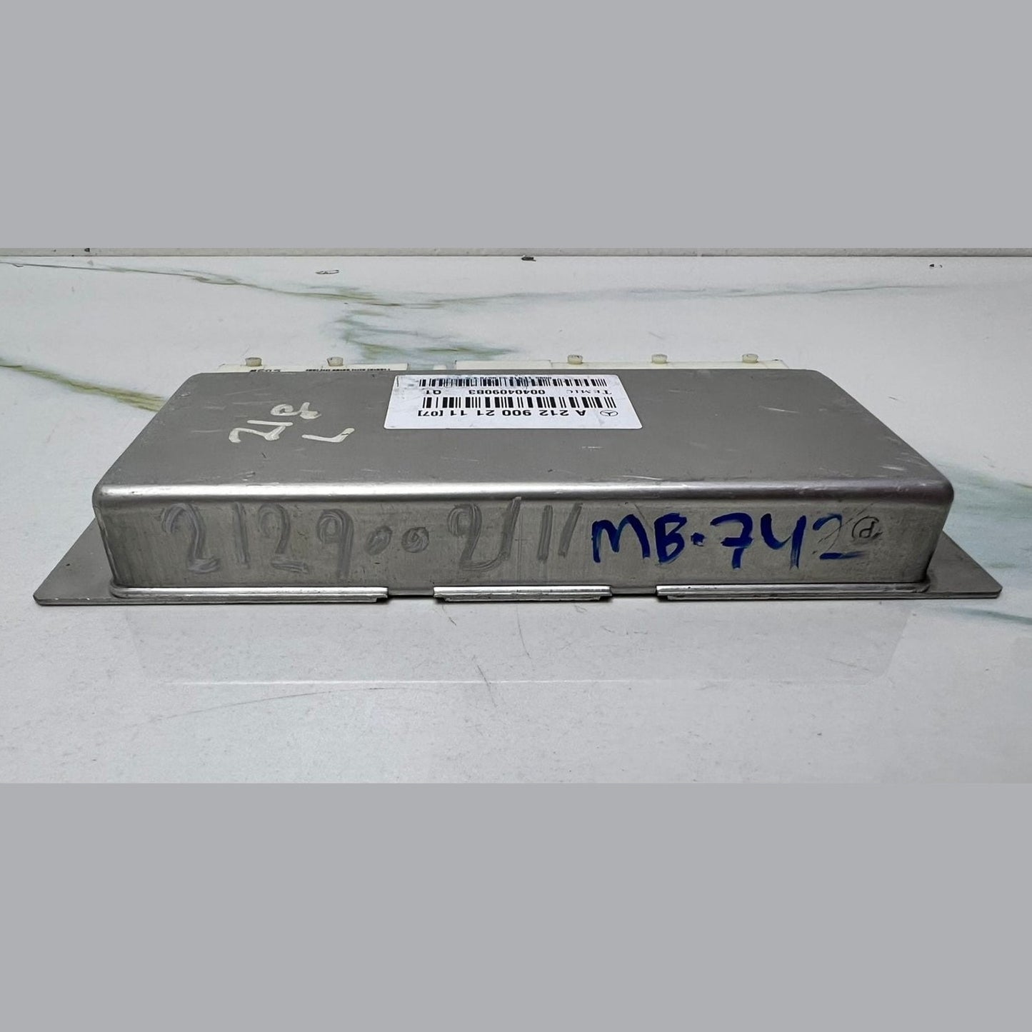 10-18 Mercedes CLS550 Air Suspension Control Module A2129002111 CLS-Class W218, 