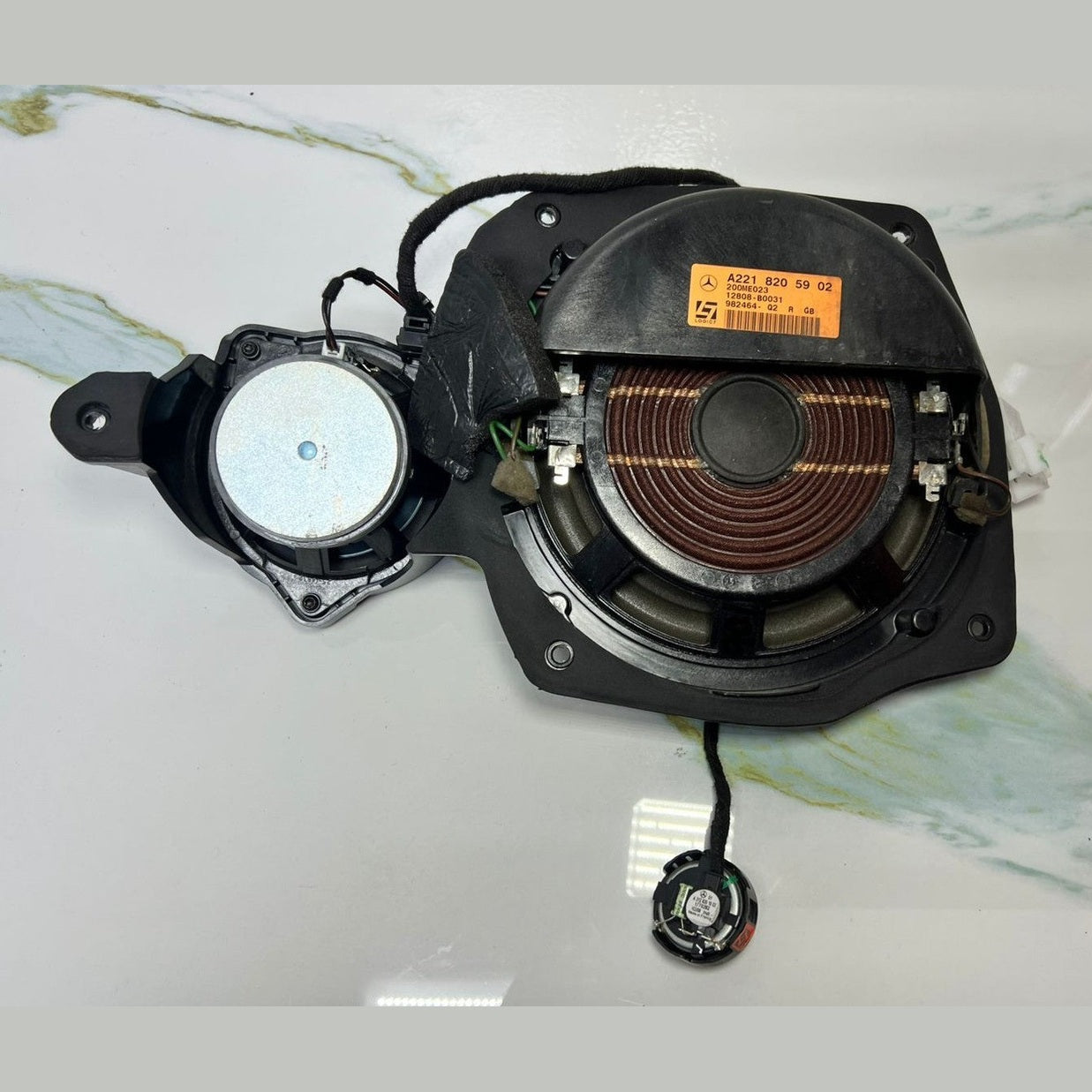 07-13 Mercedes-Benz W221 Front Door Right Bottom Speaker Logic7 A221 8205902 OEM