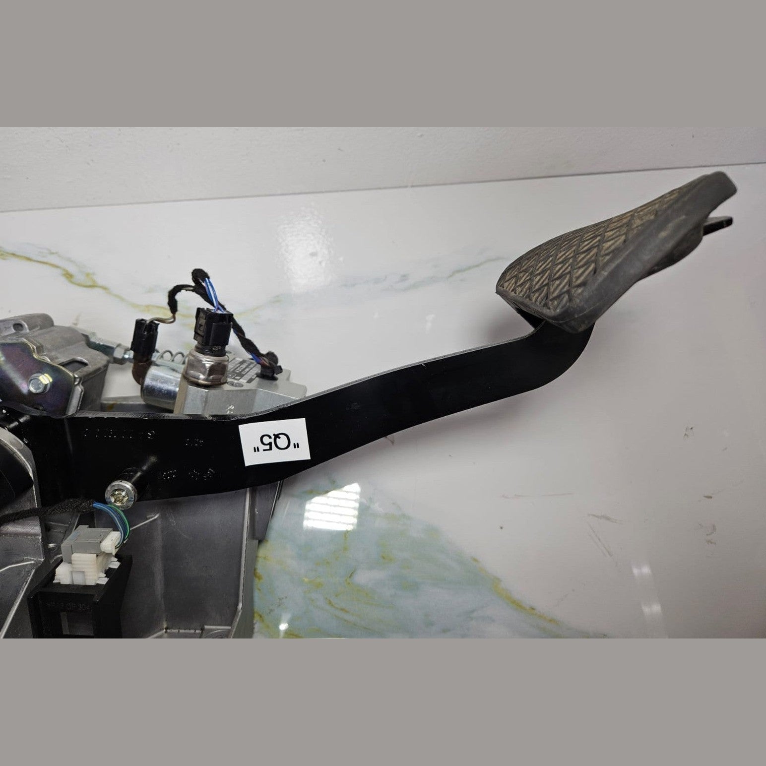 10-15 Mercedes-Benz W212 E-Class Hybrid Brake Pedal Assembly A212 2900301 OEM