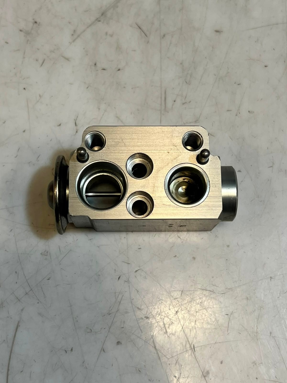 2008-2013 BMW 3 Series E90 E91 E92 F25 N47 M3 A/C Expansion Valve 9182512 OEM