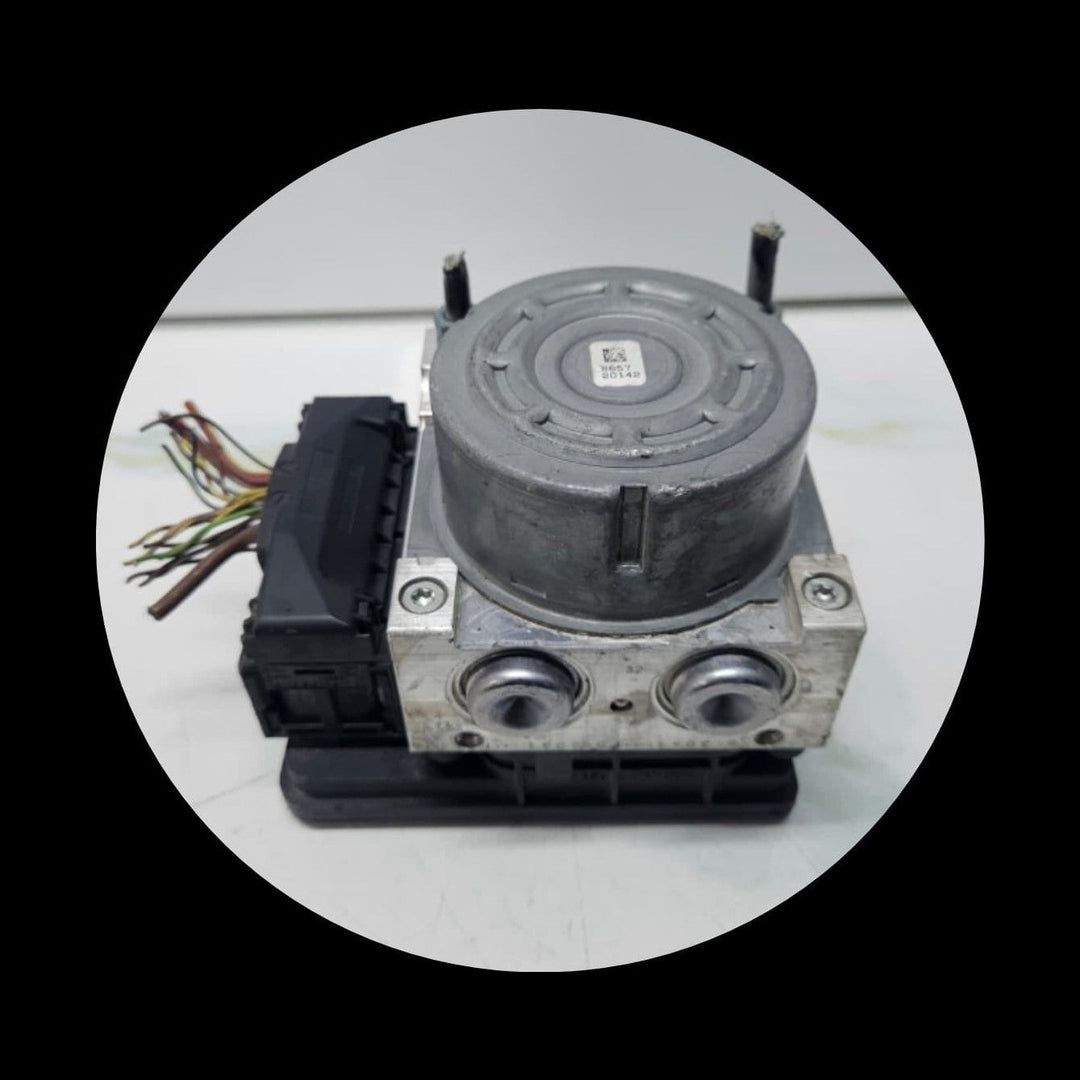 2012-2015 BMW F22 F35 M235i 328i ABS Anti-Lock Brake Pump Module 6868638 OEM