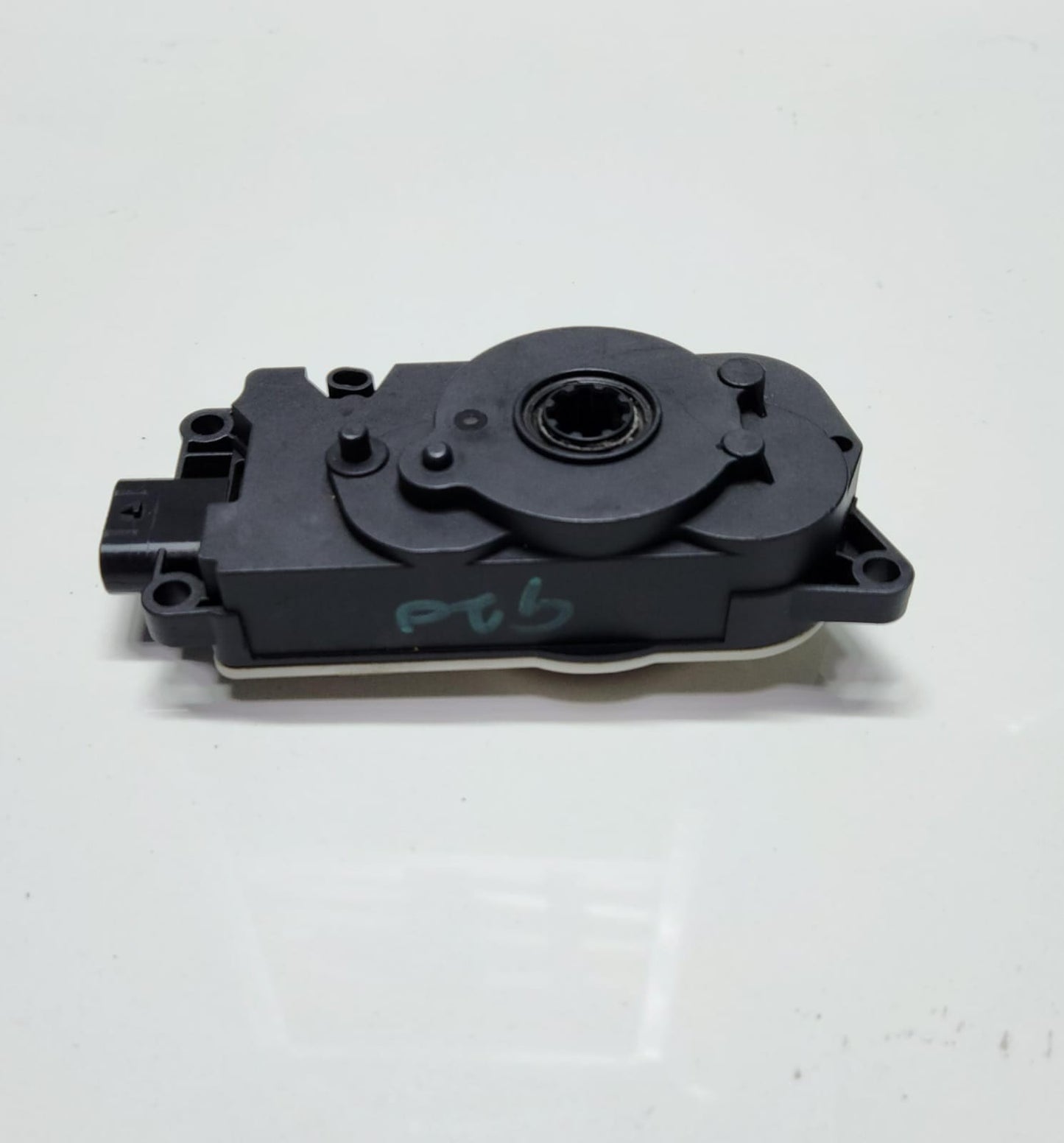 2020 BMW 330i Air Flap Motor Actuator 9464870 3 Series G20 G21 OEM
