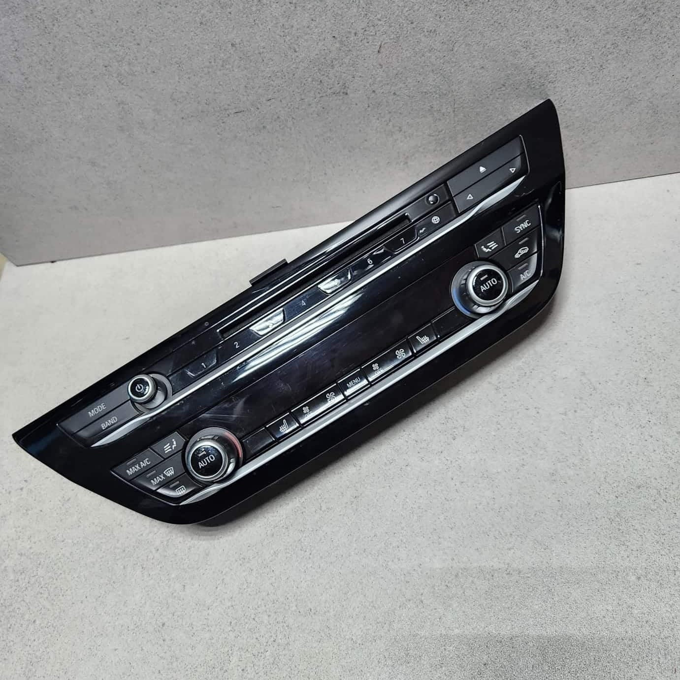 2018 BMW 540d xDrive Climate Control Switch Panel 6999402 530i 540i G30