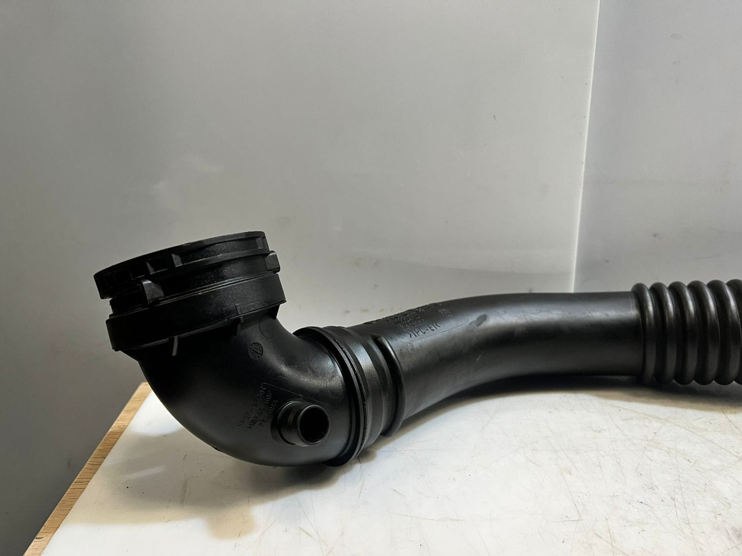2012-2016 BMW 328i F32 F33 F36 F30 F31 N20 Turbocharger Intercooler Pipe 7597592