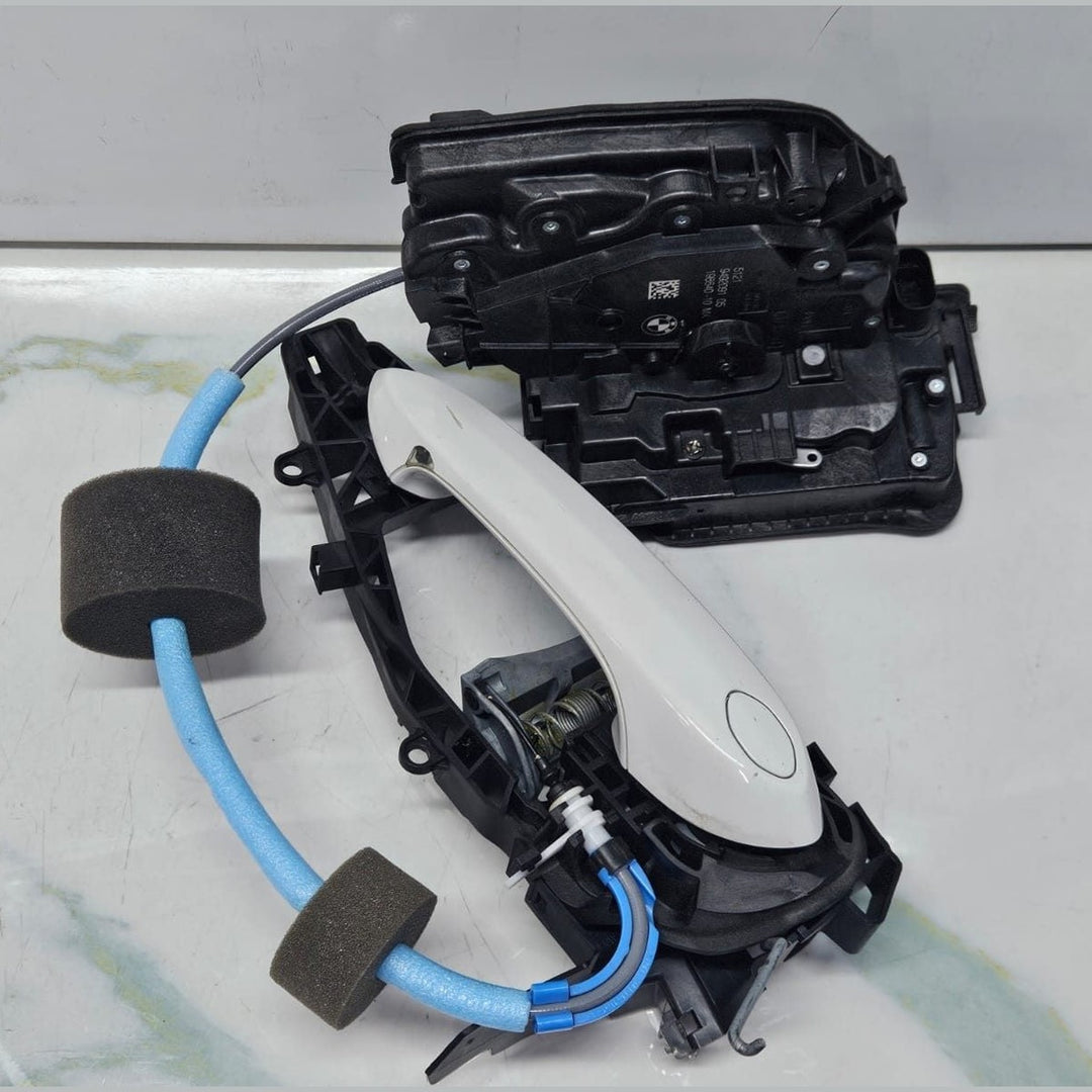 18-24 BMW G01 X3 Driver Left Front Door Latch Lock Actuator 9492091 OEM