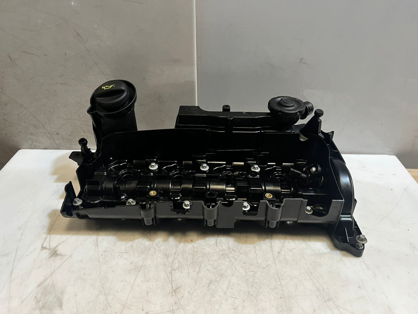 2011-2016 Mini Cooper R55-R59 Countryman R60 R61 N47 Cylinder Head Cover 8589943