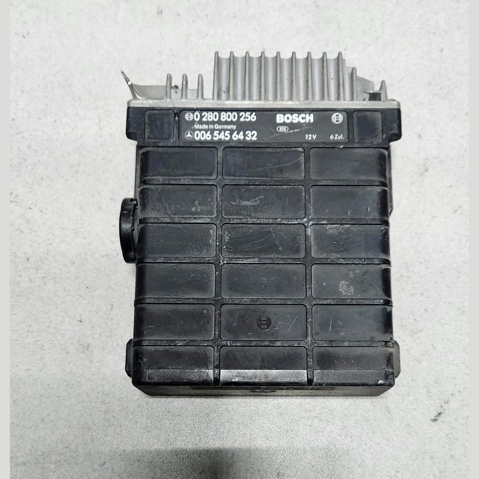 1989 Mercedes-Benz 300E Engine Control Module 0280800256 W124 W126