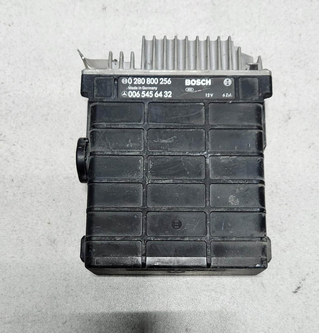 1989 Mercedes-Benz 300E Engine Control Module 0280800256 W124 W126