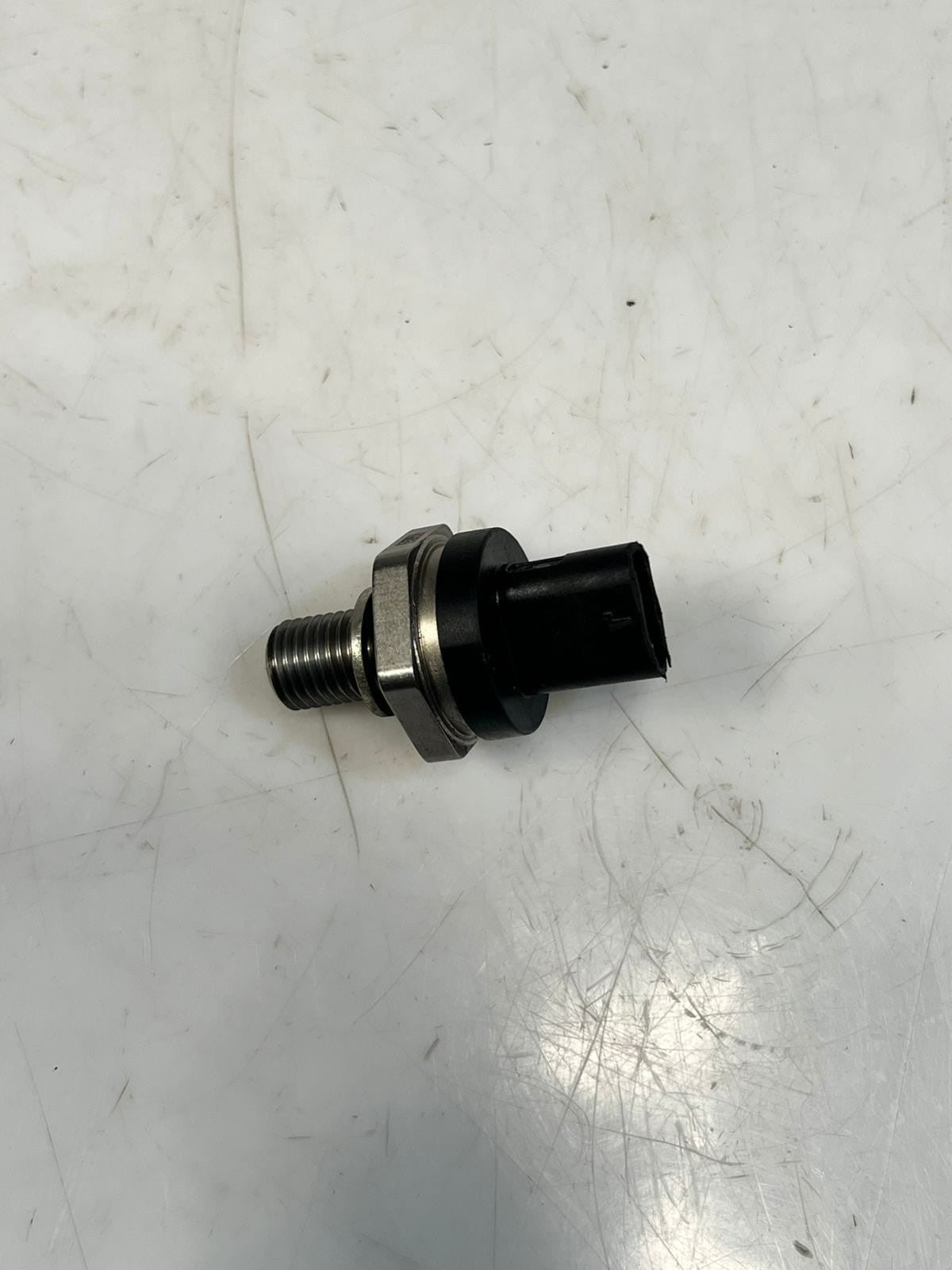 BMW 3 7 Series F30 F31 F35 G11 G12 Oil Pressure Sensor 8614494 OEM