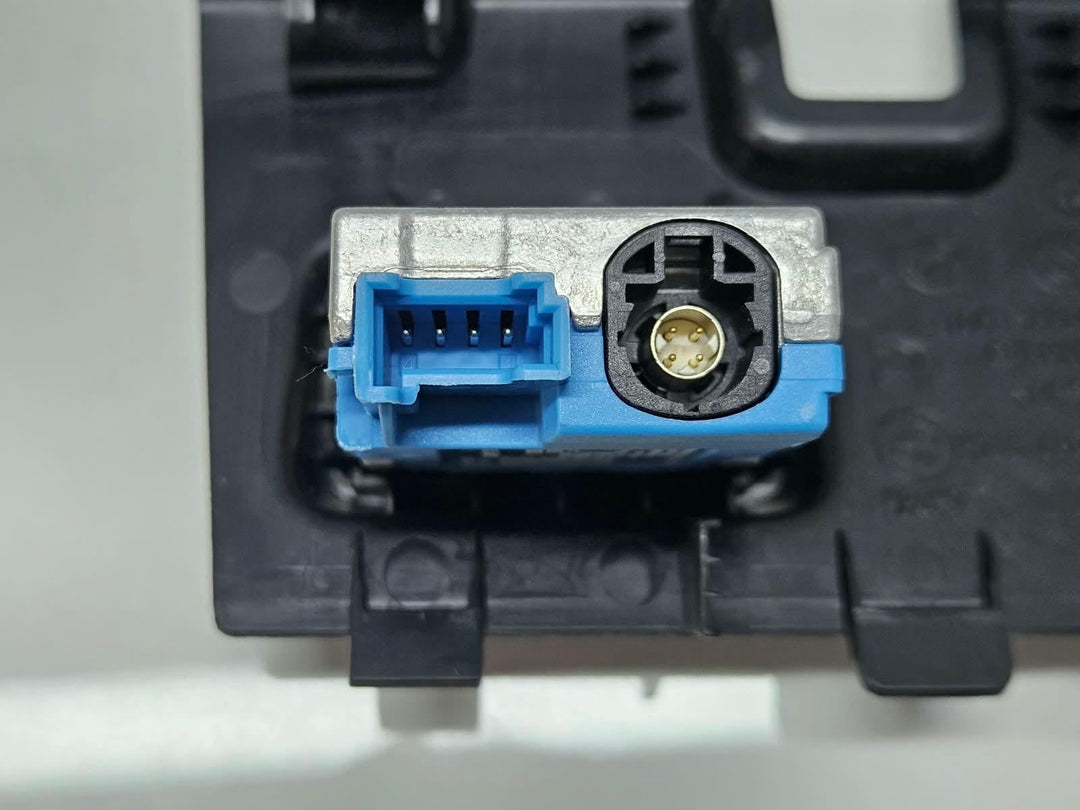 6807232-2019-2024 BMW 330i G26 C Type USB Port With Trim OEM
