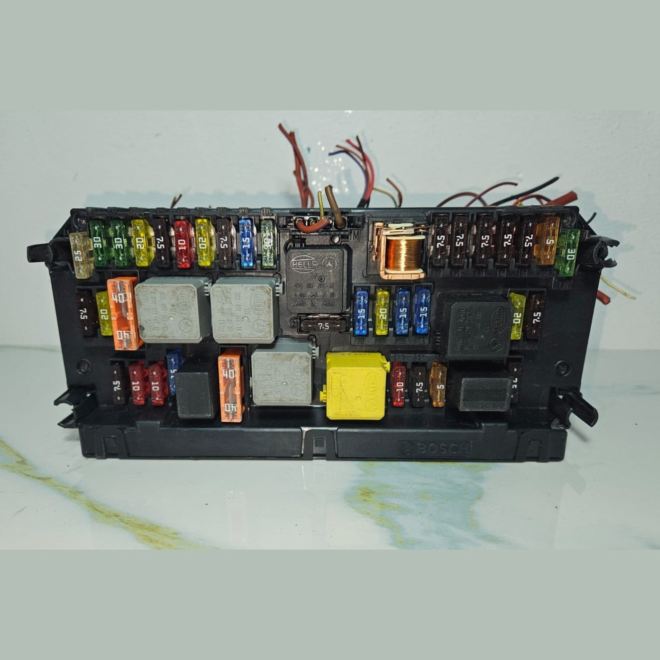 10-16 Mercedes-Benz W212 W204 Front SAM Module Relay Fuse Box A212 9006012 OEM