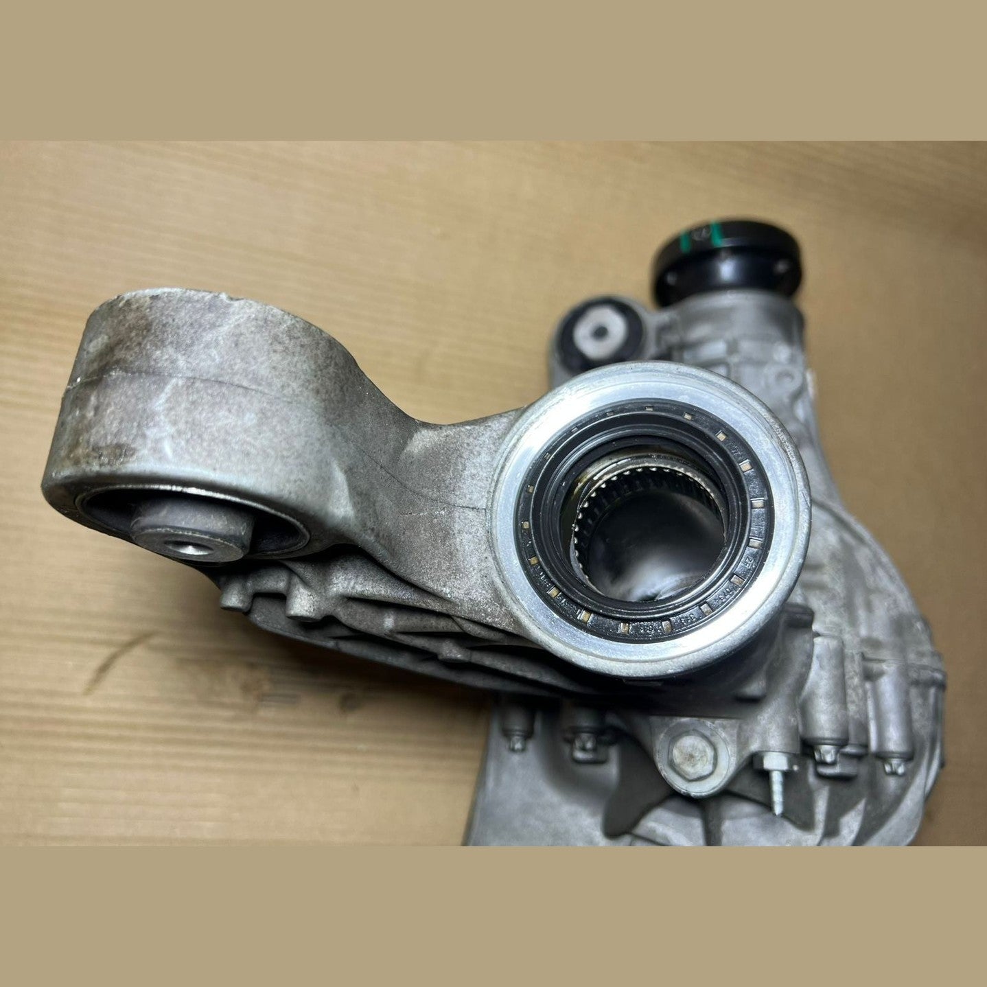 2012-2015 Mercedes-Benz ML350 Front Axle Differential A1663300300/ Ratio 3.45