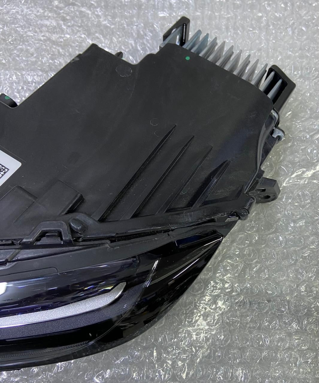 OEM BMW 7 Series G70 Headlight Upper LED Front 9879935 left Side