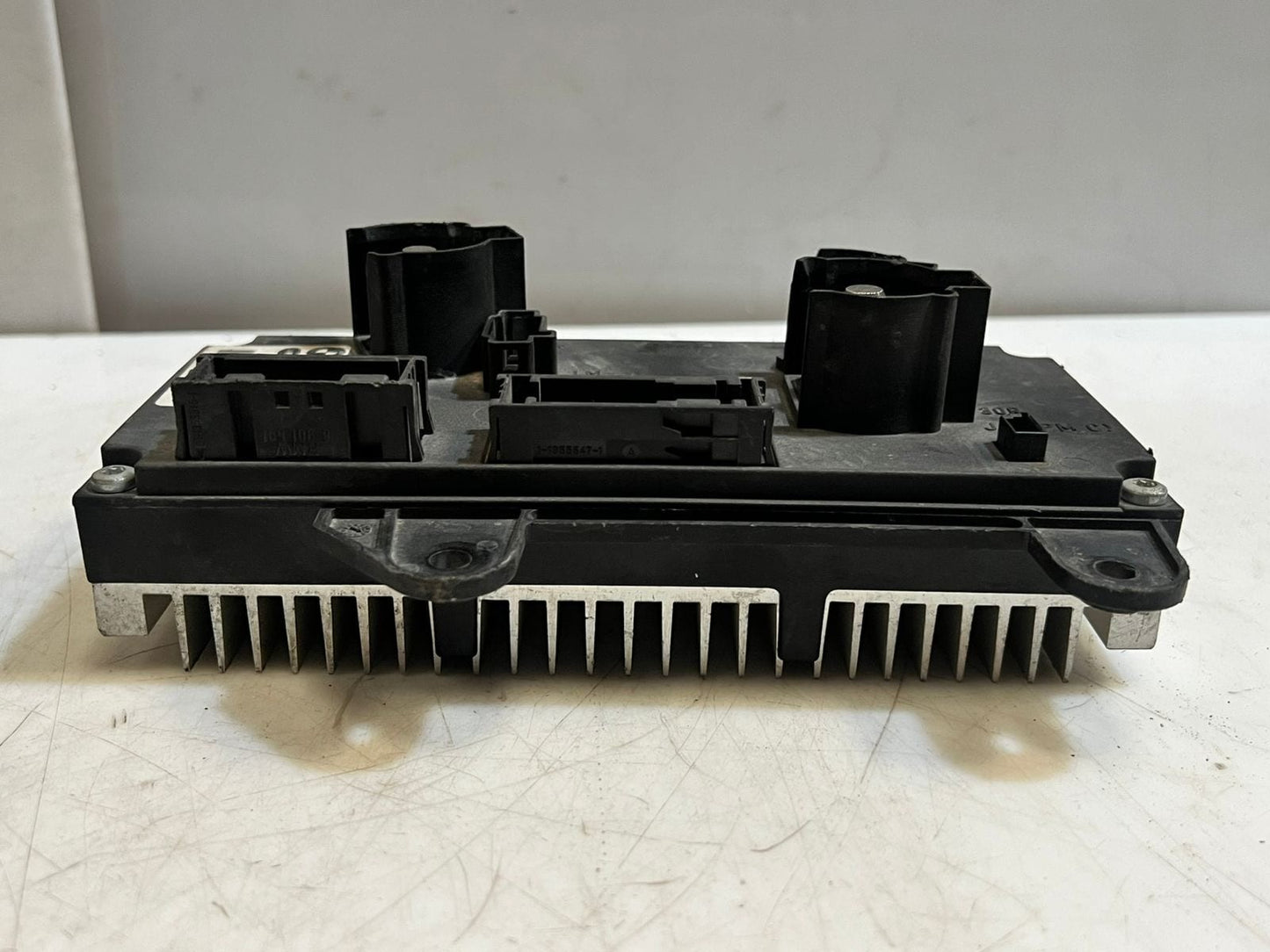2006-2008 BMW 750i 7-Series E65 E66 Power Control Module UNIT 6957026 OEM