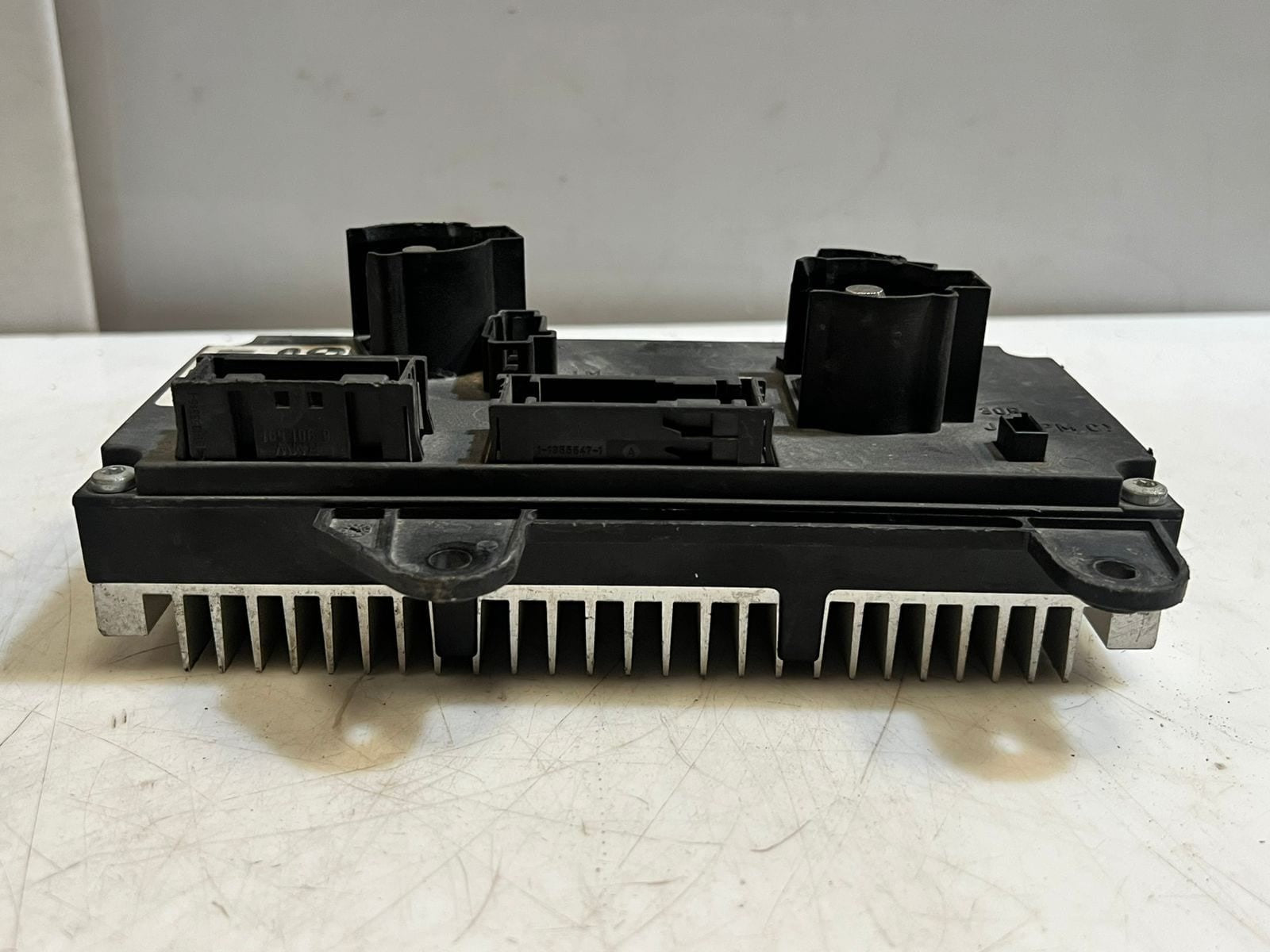 2006-2008 BMW 750i 7-Series E65 E66 Power Control Module UNIT 6957026 OEM