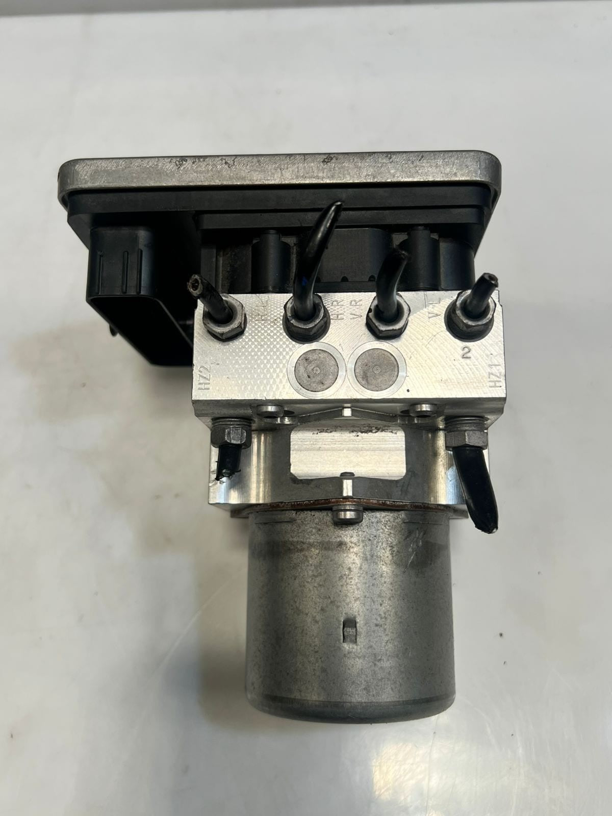 BMW G11 G12 740e ABS Anti-Lock Brake Pump Assembly 6886392 OEM