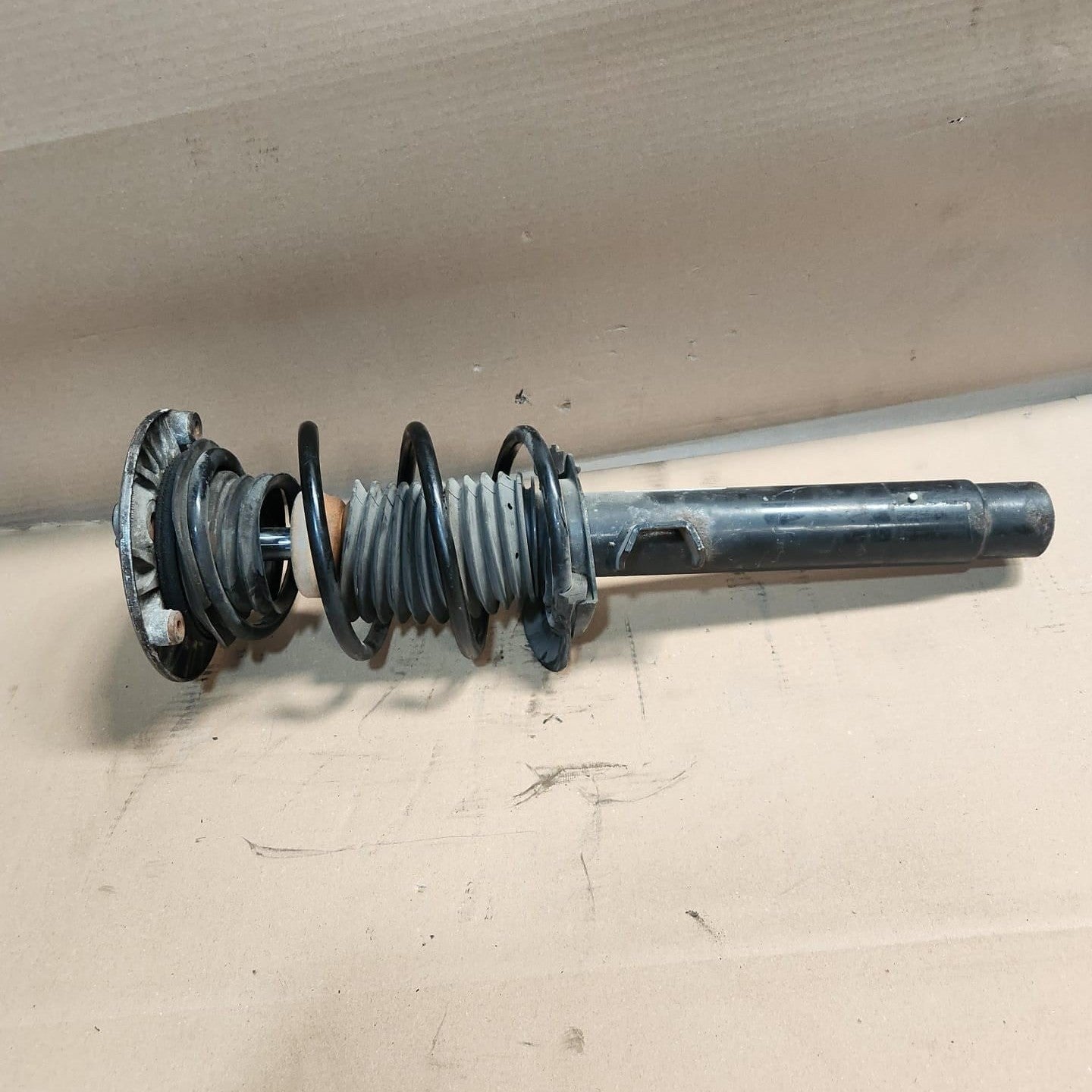 2012-2015 BMW 320i Spring Strut Front Assembly 6791551 3-Series F30 F30 LCI 