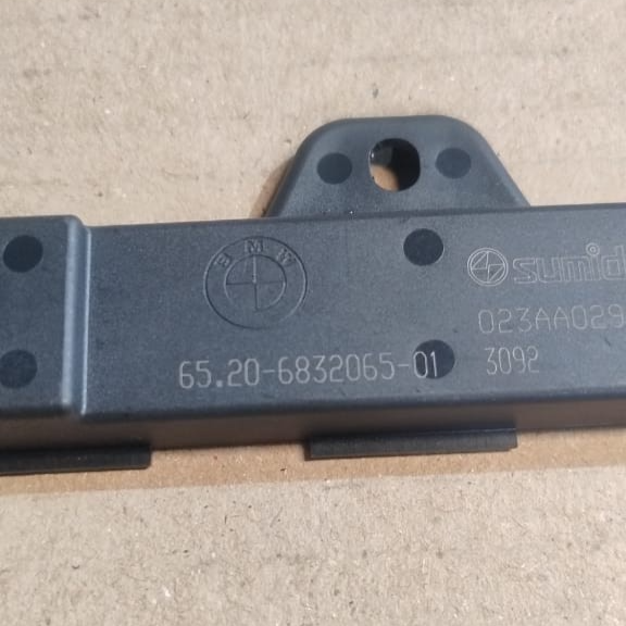 BMW F40 G20 G21 G11 G12 G15 G16 KEYLESS ENTRY COMFORT ACCESS ANTENNA- 6832065