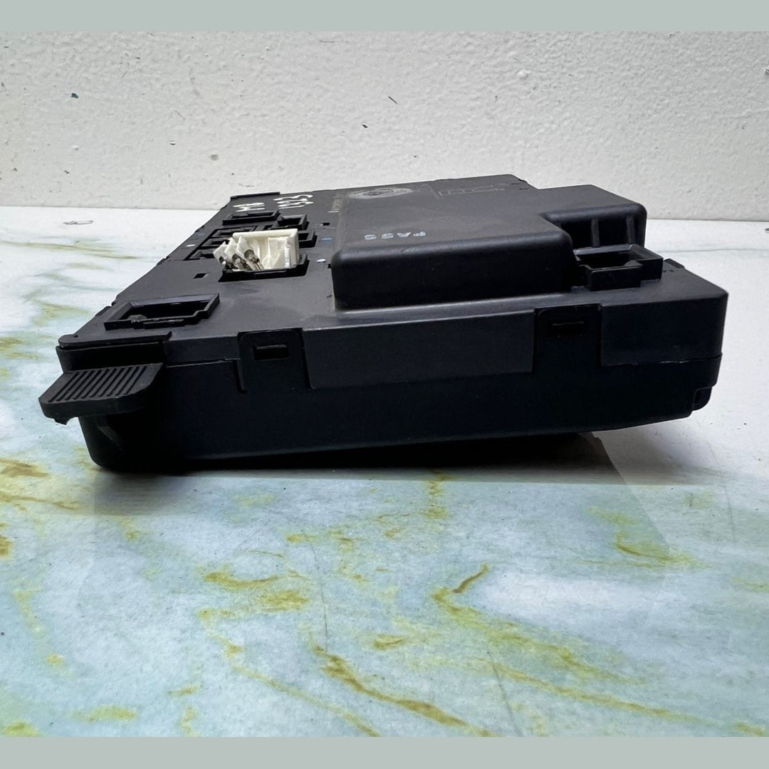 Mercedes Front Right Door Control Module A2118701026 E-Class W211