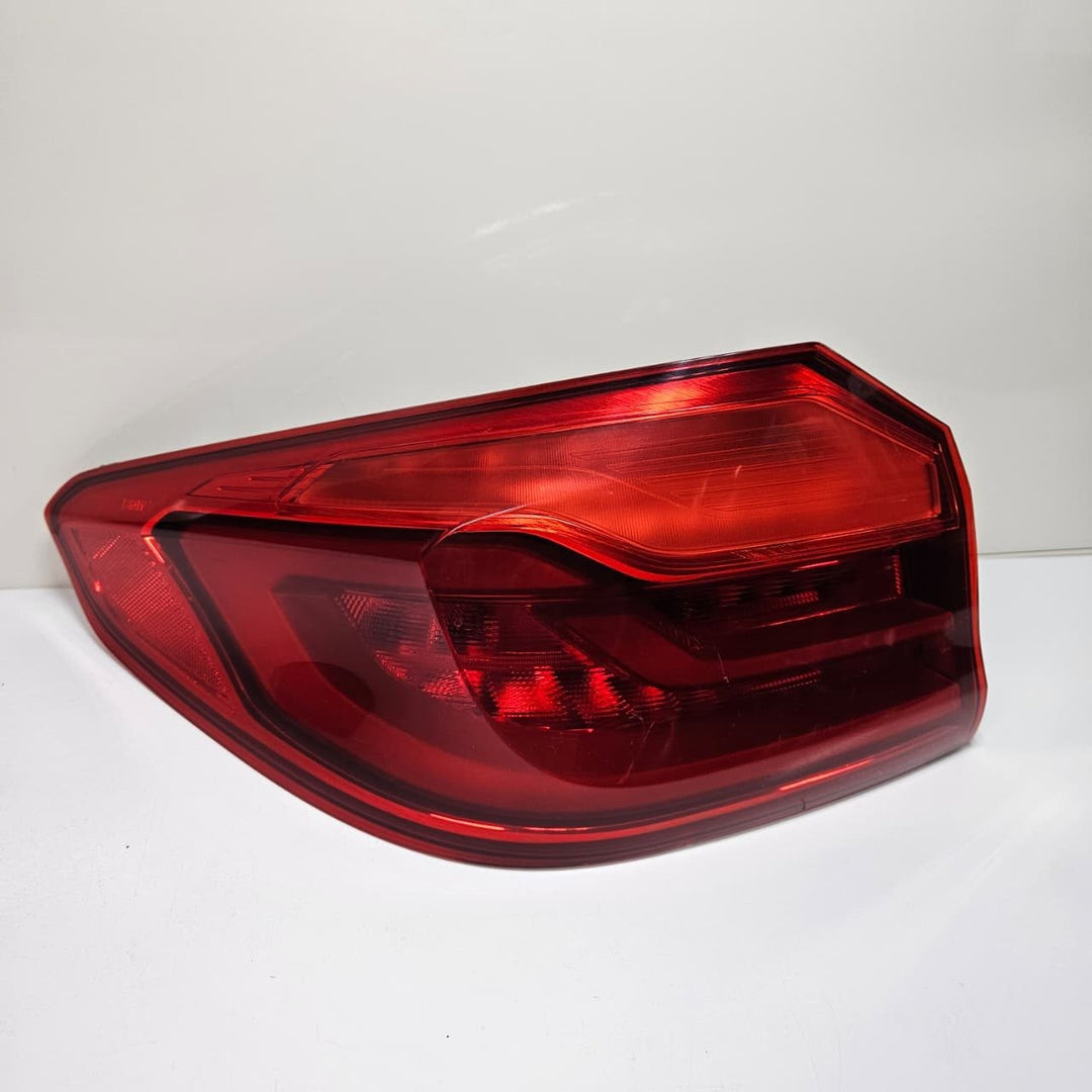 OEM BMW 5 Series F90 M5 G30 G38 Rear LEFT Side Taillight 7376463 OEM