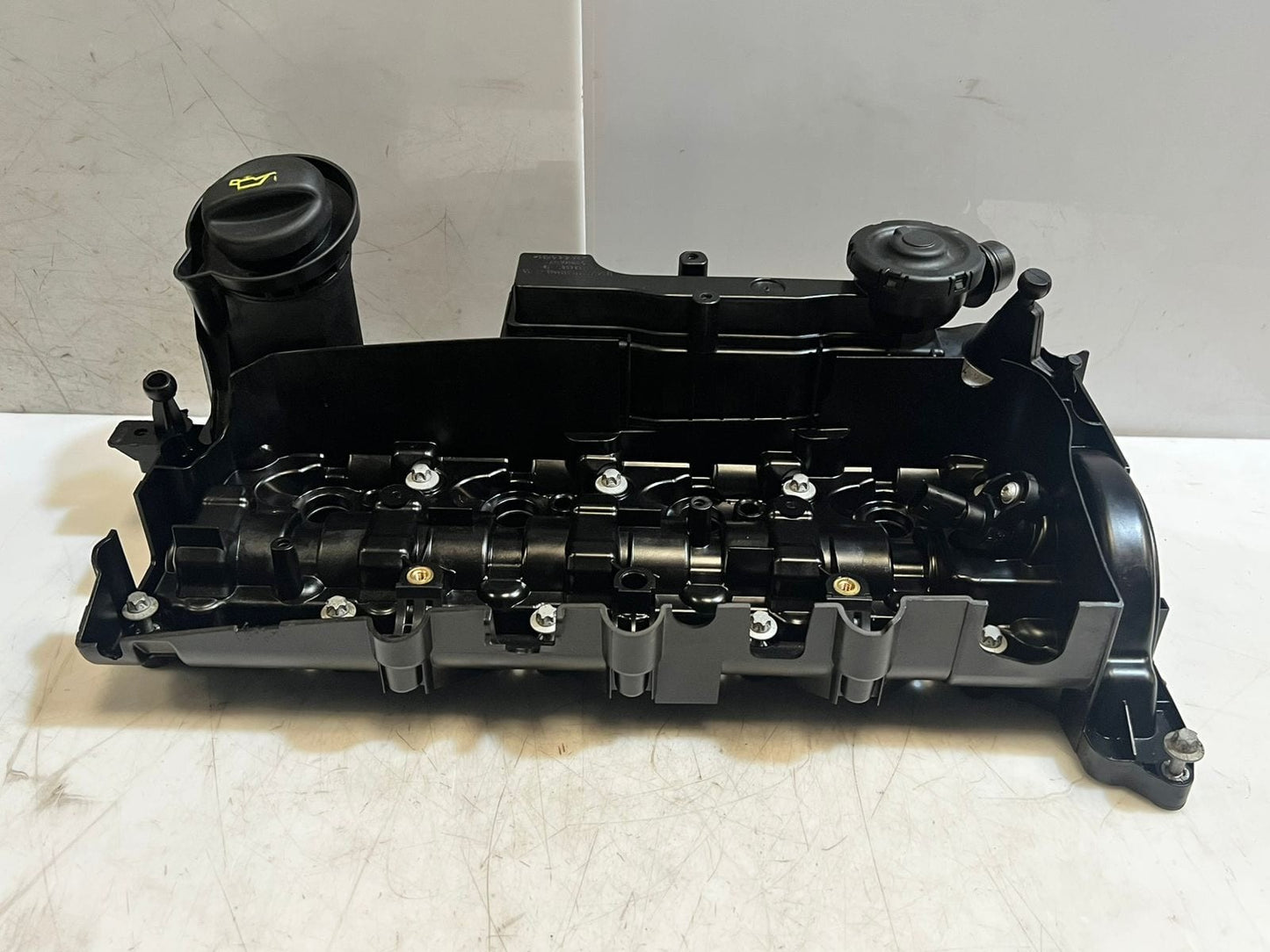 2011-2016 Mini Cooper R55-R59 Countryman R60 R61 N47 Cylinder Head Cover 8589943