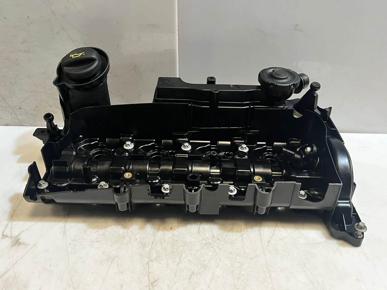 2011-2016 Mini Cooper R55-R59 Countryman R60 R61 N47 Cylinder Head Cover 8589943