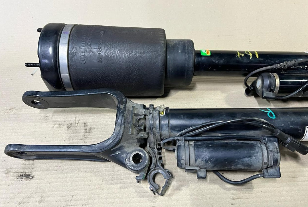 Mercedes W164 GL450 Front Right \ Left Side Air Suspension Shock Absorber Strut