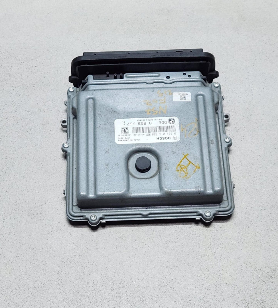 BMW 5 7 Series F07 F10 F01 F02 Engine Control Unit N57 D30A Diesel 8509757 OEM  