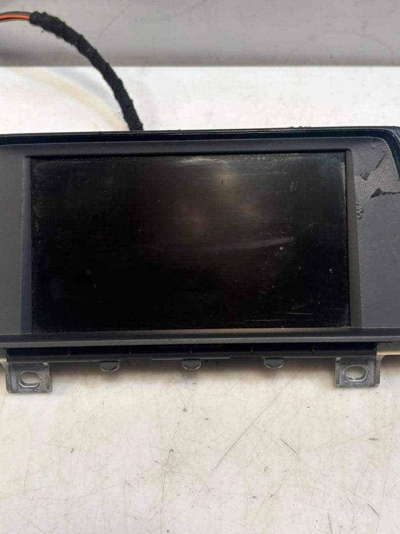BMW  1' 2' F22 F23 F87 F20 F21 Central Information Display Screen 9270392 OEM