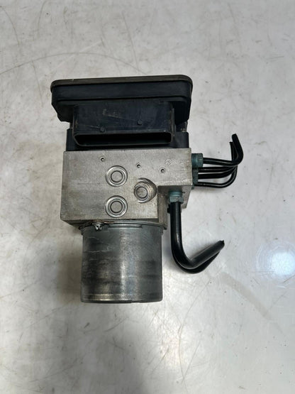 2014-2015 BMW X5 F15 and X6 F16 ABS Pump Control Module 6864790 USED