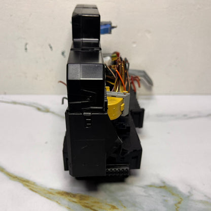 Mercedes-Benz W212 E300 Rear Sam Fuse Relay Box Module 212 9060105 E-Class E350 