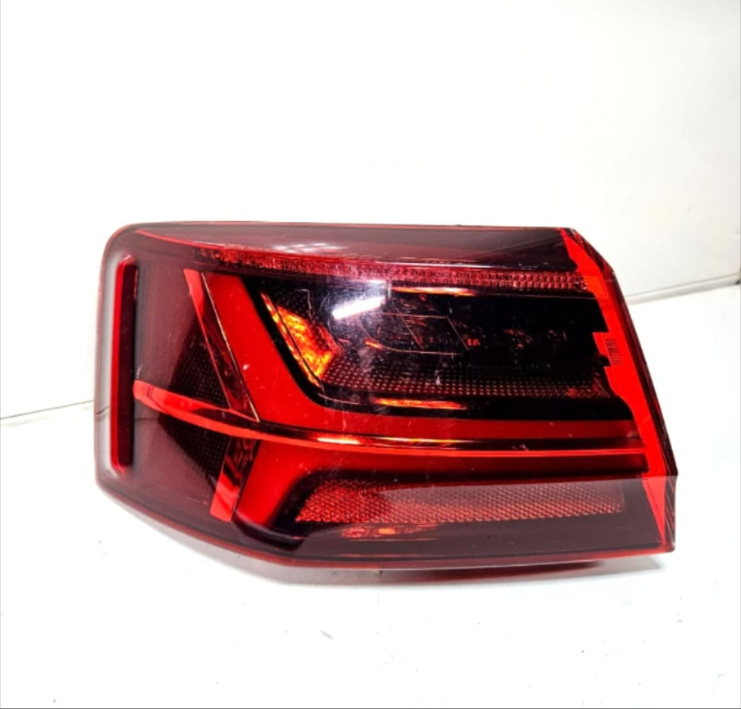 90053942-2010-2020 Audi A6 S6 C7 4G Left Taillight OEM