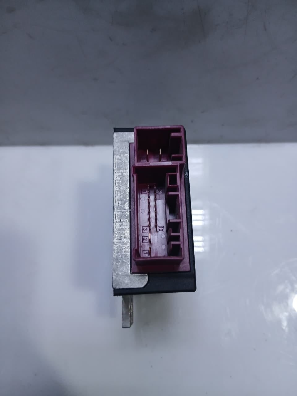 2011 BMW X5 E70 X6 E71 E90 E92 E60 Fuel Pump Control Module 7276046 OEM