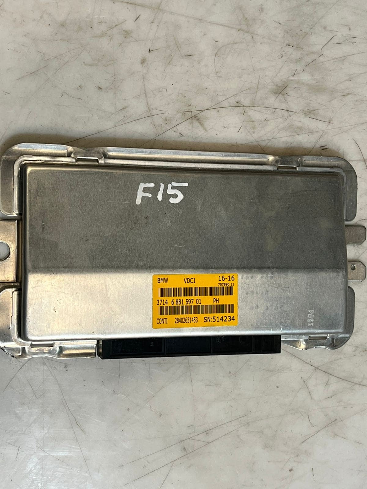 2015-2018 BMW X5 F15 Suspension Control Module 6881597