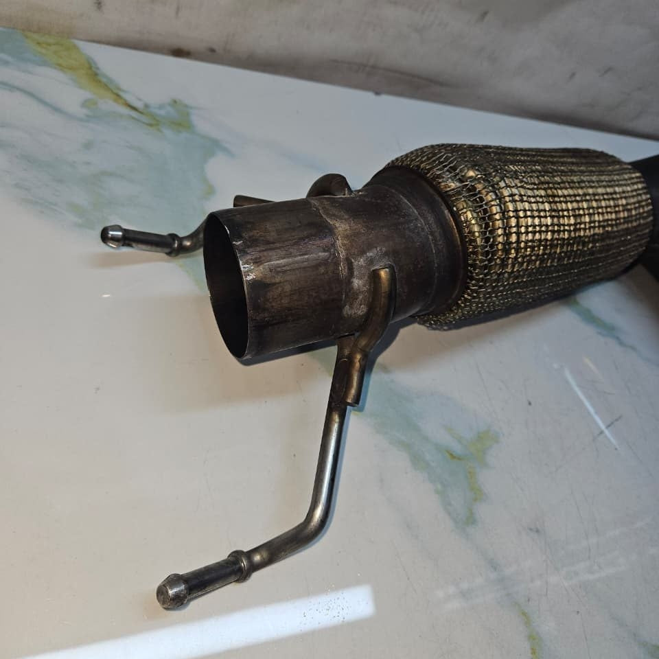 2015-2020 BMW X1 F45, F48, F39 Catalytic Converter 8616303 OEM