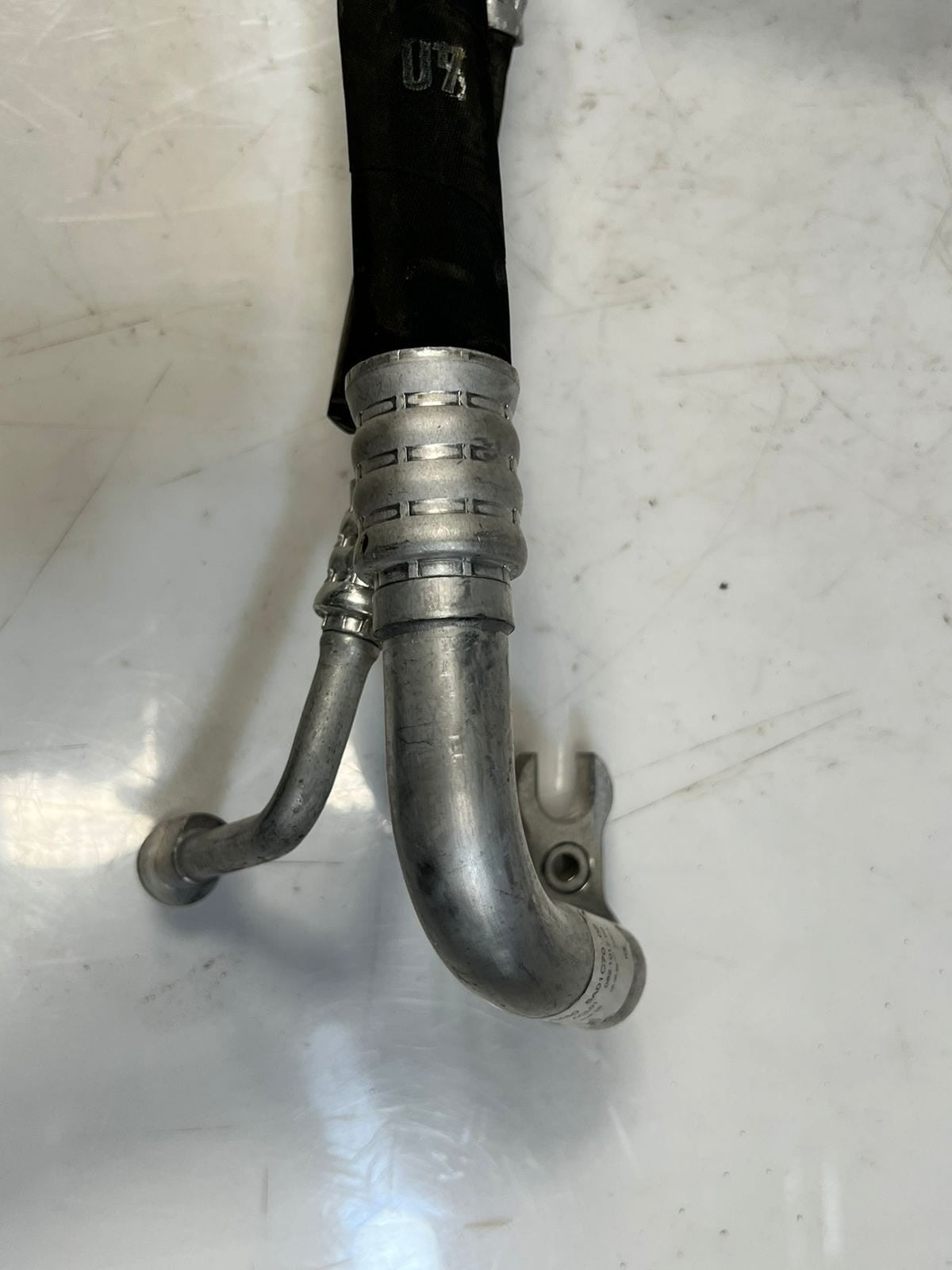 2022 BMW iX 120 AC Air Conditioning Refrigerant Hose Line 5A28911 OEM