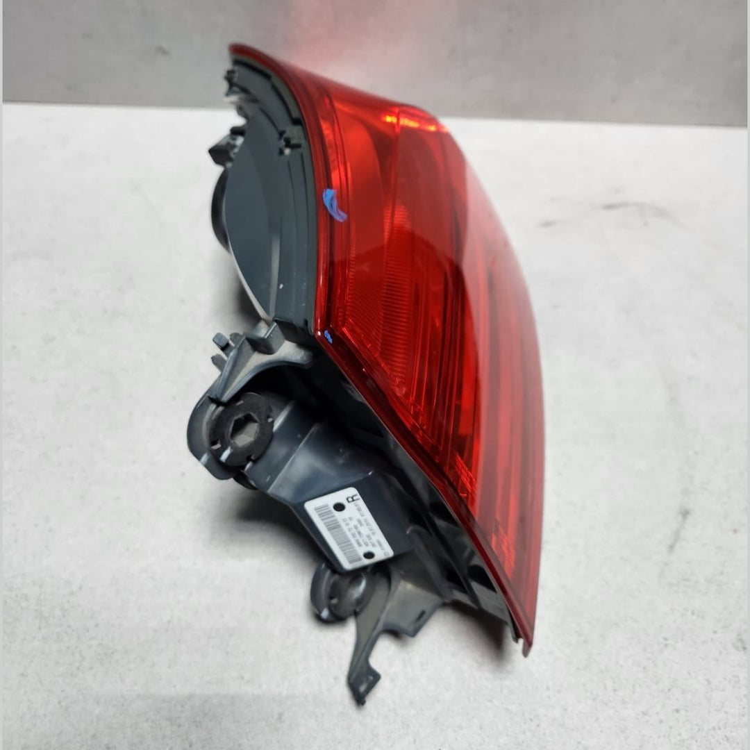 2015-2017 BMW M4 Rear Right Tail Light 7296100 M4 F82 and 4 Series F32 F33