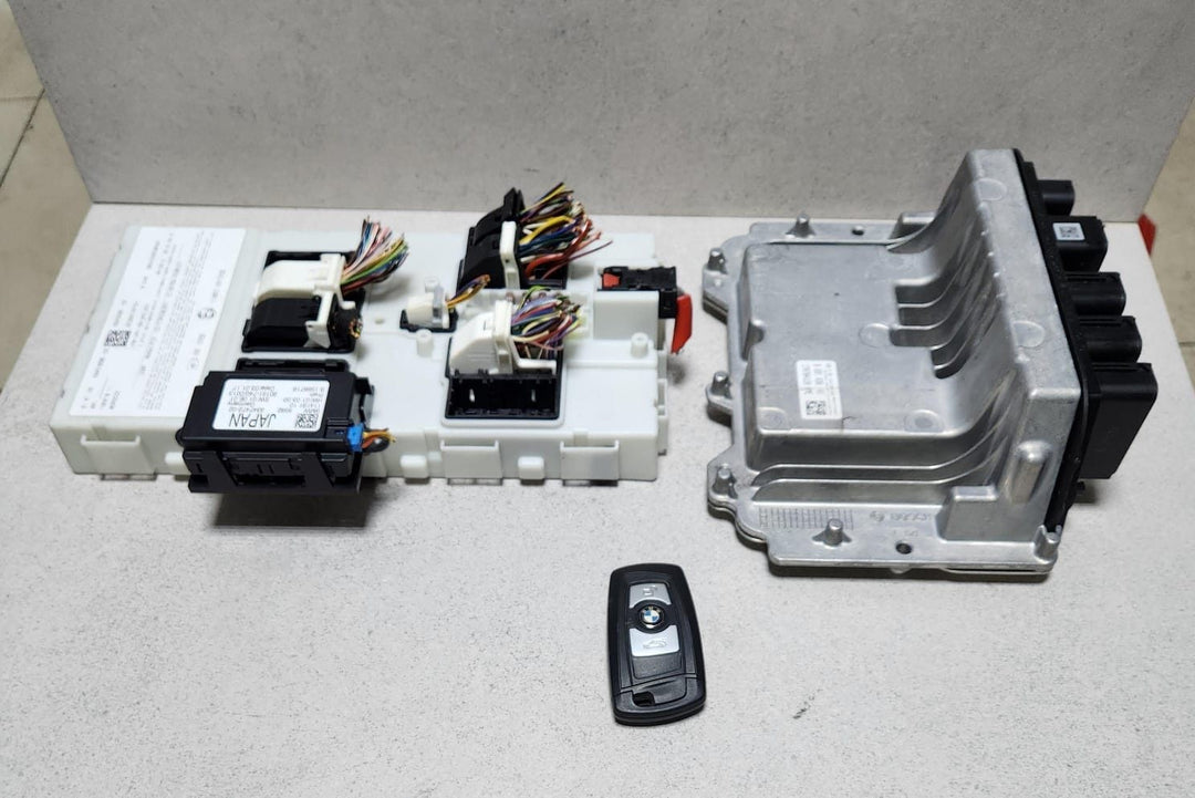 BMW Engine Control Unit 8691836 2 Series F22 218i B38B15A ECU SET 