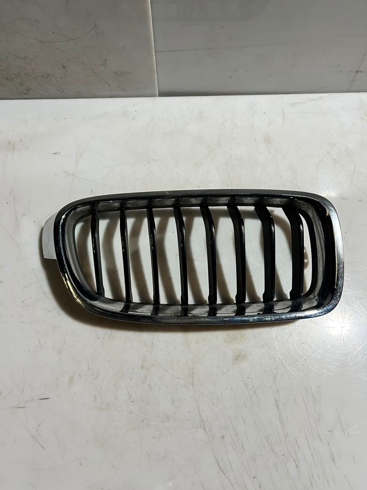2016-2018 BMW 3 Series F30 F31 F35 F80 330e Front BUMPER Grille 7295442 OEM