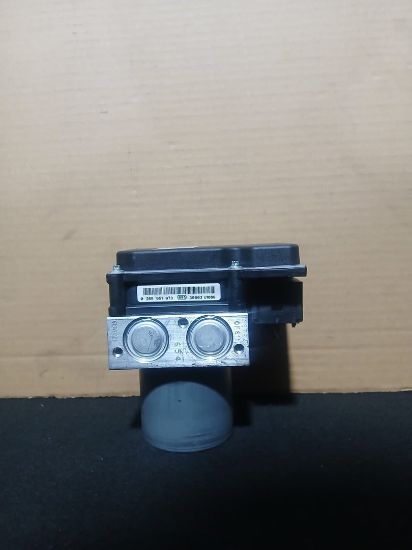 OEM BMW X1 E84 E90 Hydraulic Unit ABS DXC Pump Module 6860216