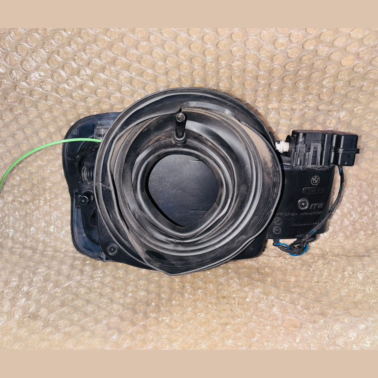BMW X6 Cover F16 F86 51177297009 7297009 Fuel Tank Hatch