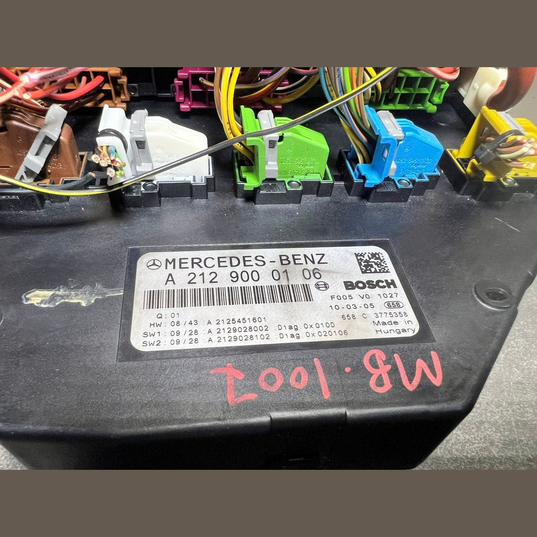 10-16 Mercedes-Benz W204 W212 Front SAM Module Relay Fuse Box A212 9000106 OEM