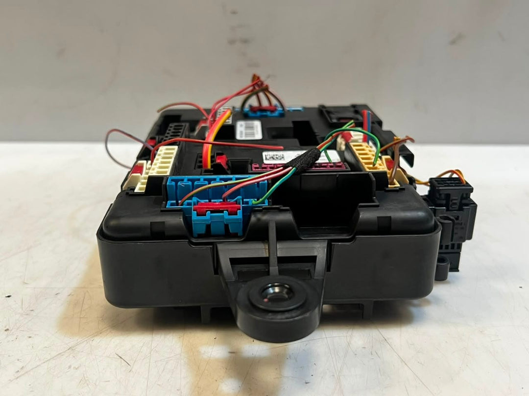 2012-2016 BMW 3 Series F30, F31, F35 328i 2.0 Diesel 135kw Fuse Box 9261110