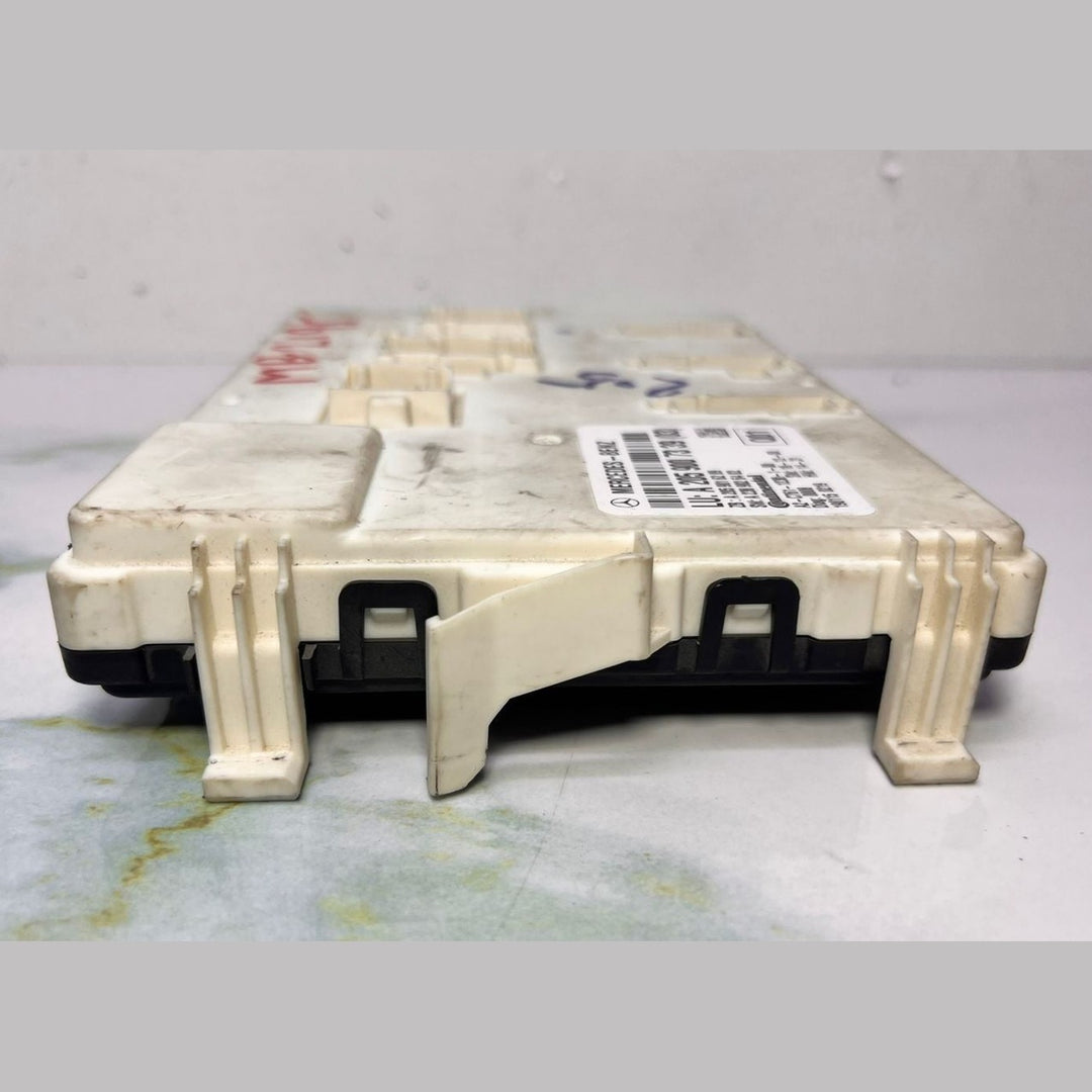 Mercedes-Benz Body Control Module A 205 9007339 W205 C-Class