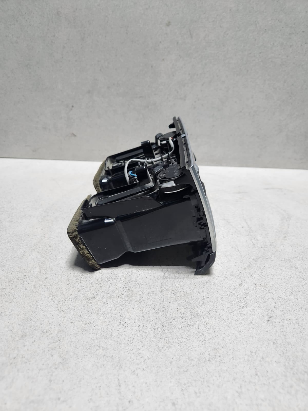 2017 BMW 740i Rear Air Vent Grille 9301745 7 Series G11 G12