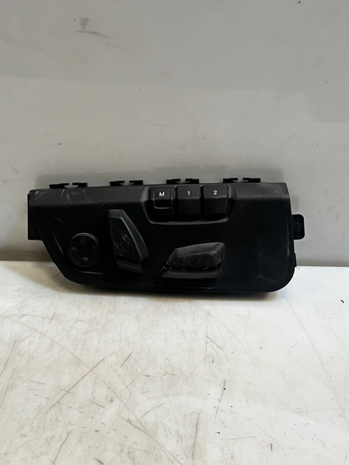 BMW 6 Series F12 F13 FRONT Seat Regulator Control Switch Right 9197224 OEM