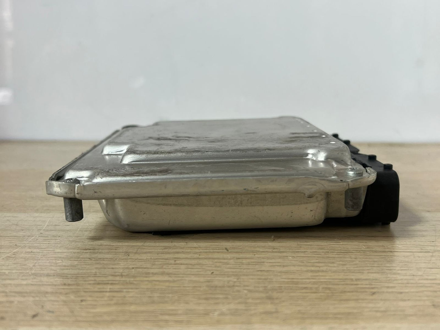 2004-2006 BMW 760i f02 Engine Control Module 7506280 Rolls Royce Phantom