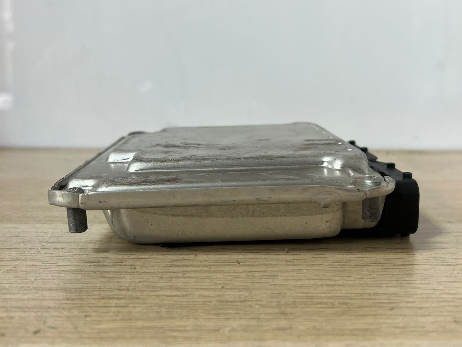 2004-2006 BMW 760i f02 Engine Control Module 7506280 Rolls Royce Phantom