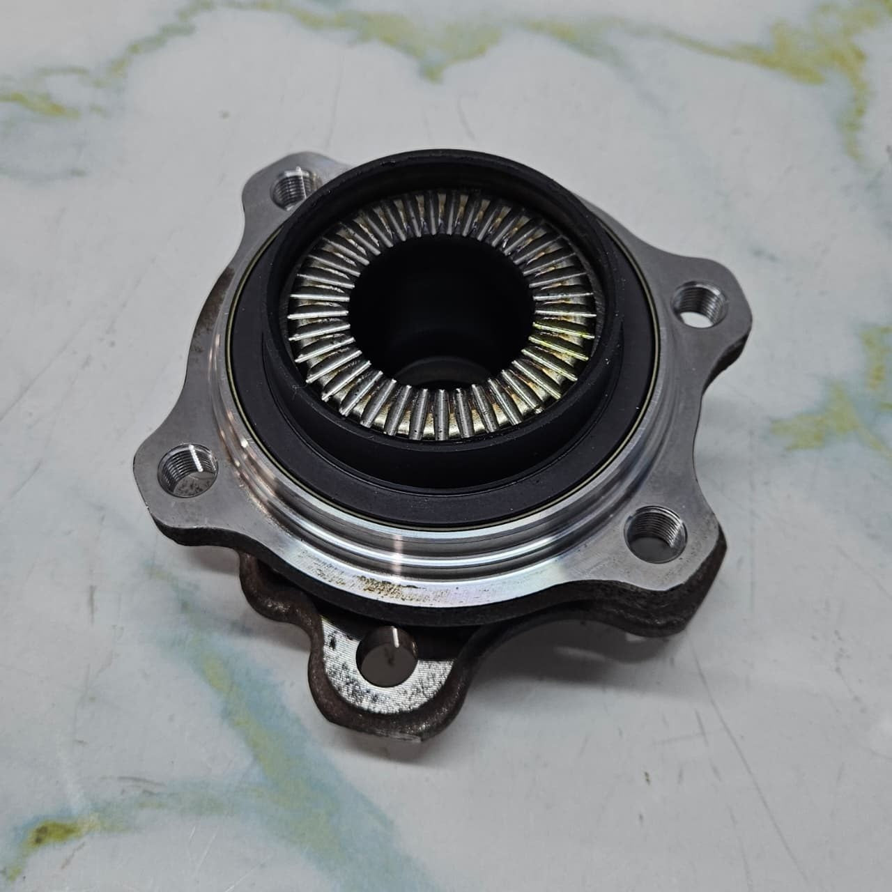 OEM BMW G20, G21, G30, G31, G38, G01 Wheel Hub With Bearing 6871193