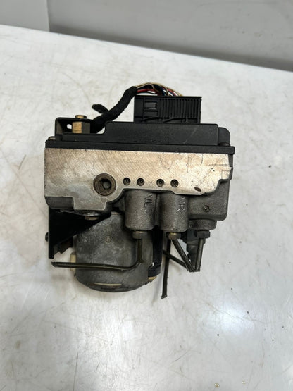 1997-2000 BMW 528i 5 Series E39 Abs Brake Pump Module 0265217000 1090910 OEM